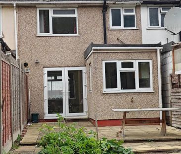 3 bedroom terraced house to rent - Photo 1
