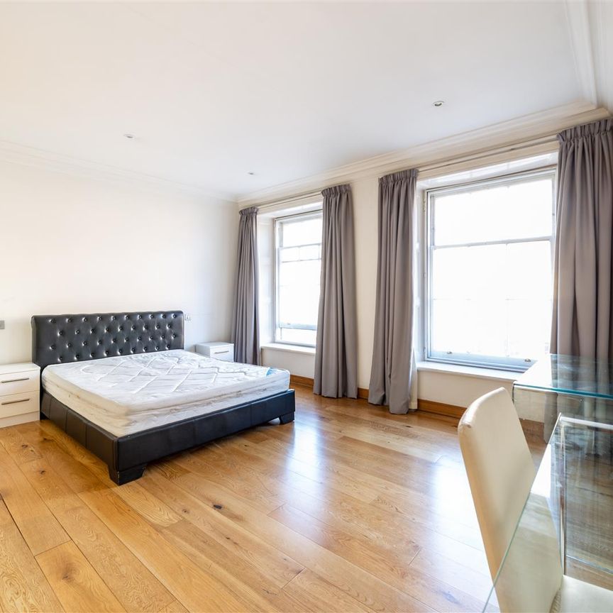 3 bed apartment to rent in Grainger Street, City Centre, NE1 - Photo 1