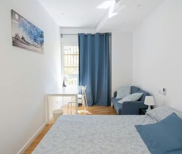 Carrer del Forn de l'Hospital, Valencia, Valencian Community 46001 - Photo 1