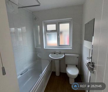 2 bedroom maisonette to rent - Photo 2