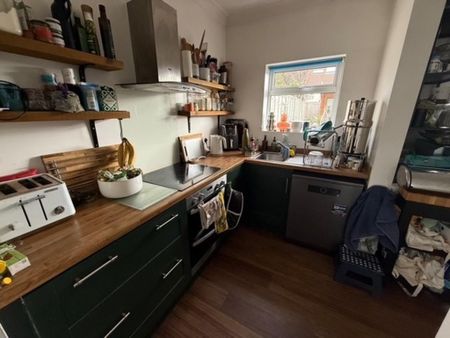 3 bedroom terraced house to rent - Photo 2