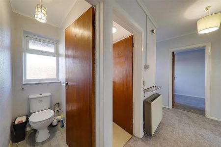 2 bedroom flat to rent - Photo 3