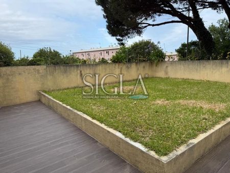 4 room luxury House for rent in Circunvalacao (Matosinhos), Matosinhos, Distrito do Porto - Photo 5