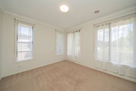 Beautiful Home located near "Club Delaray" Clyde North. **Under application - Photo 5