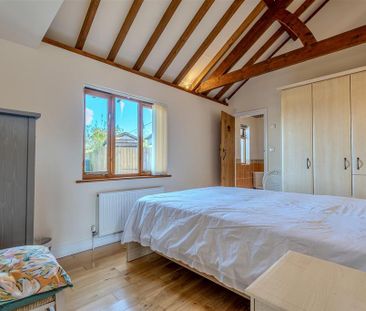 2 bedroom detached house to rent - Photo 5