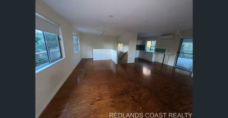 Lovely three bedroom townhouse with a leafy outlook - Photo 5