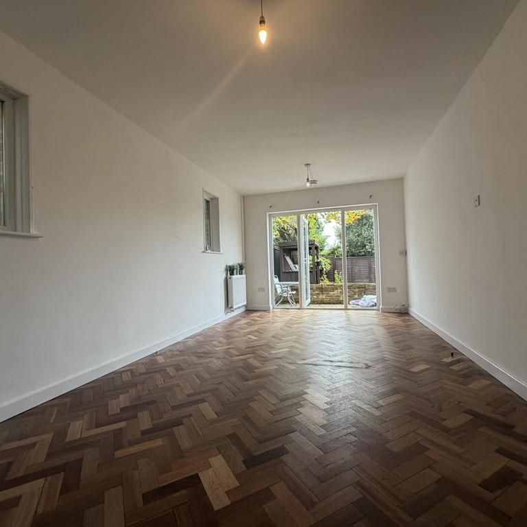 4 bedroom detached house to rent - Photo 1