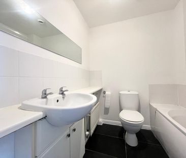 3 bedroom terraced house to rent - Photo 5