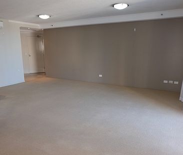 Highly sought after 2bedroom, 2 bathroom and 2 carpark unfurnished apartment - Photo 1