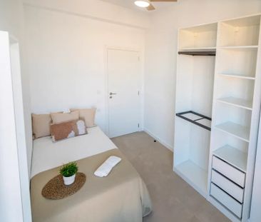 Carrer de lEscultor Josep Capuz, Valencia, Valencian Community 46004 - Photo 4