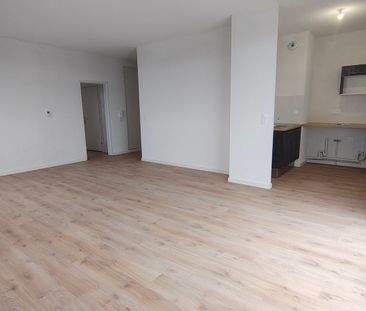 Location Appartement 4 pièces 91m² ROUBAIX 59100 - Photo 1