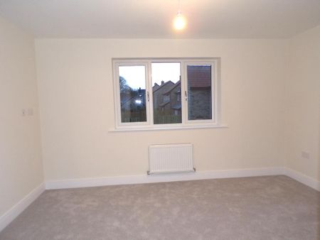 2 Bedroom Semi Detached House To Rent - Photo 4