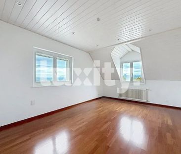 Elegant 5.5 room apartment in Yens with private garden - Photo 2
