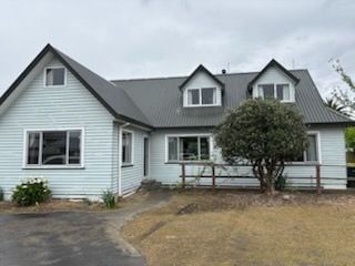 1 room available, huge back yard/garden area. - Photo 1