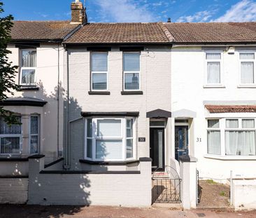 Your Local Area Room 2 - Photo 3