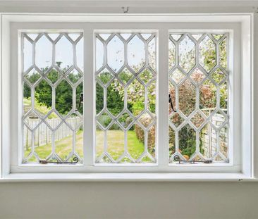 Characterful ground floor flat with generous rear garden - Photo 4