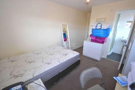 College Road, University, Reading, Berkshire, RG6 - Photo 3