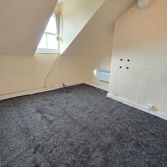 Flat 5, 26 Ramshill Road, Scarborough - Photo 1