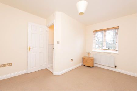 Heriot Court, Camberley - 2 bedrooms Property for lettings - Seymours - Photo 5