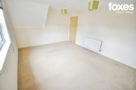 2 bed flat to rent in Crabton Close Road, Bournemouth, Dorset, BH5 1HN - Photo 2