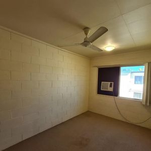 4/15 Maroong Street, 4812, Currajong - Photo 2