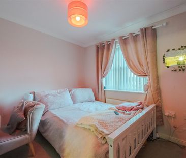 To Let 2 Bed House - Semi-Detached - Photo 4