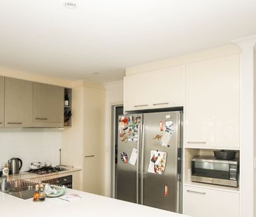 Two Storey Townhouse - Photo 3