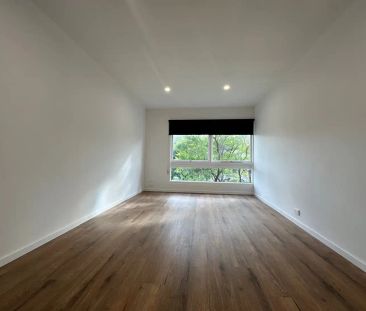 8/11 Gordon Street, Footscray VIC 3011 - Photo 1
