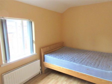 Upstairs Apartment, 66c Rugby Avenue, Queens Quarter, Belfast, BT7 1RG - Photo 4