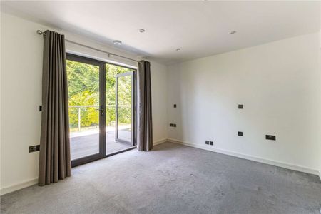 An exceptional contemporary home - Photo 5