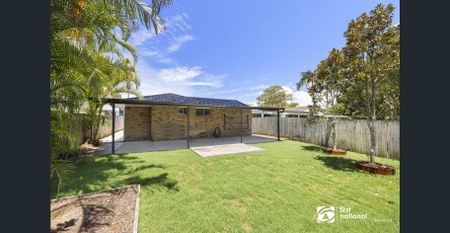 CHARMING FAMILY HOME CLOSE TO BAY IN THORNESIDE - Photo 4