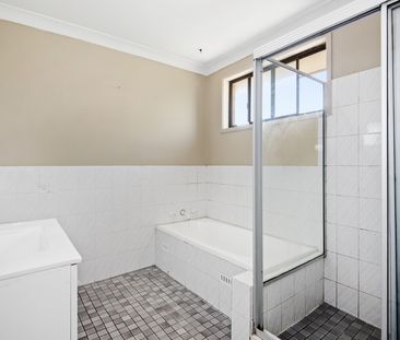 Extra Large Townhouse In Peaceful Location !! - Photo 1