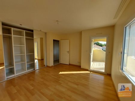 Location Maison 5 pièces 154m² - Photo 2