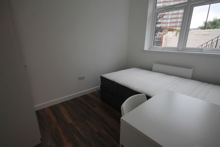 Claremont Road, Spital Tongues, Newcastle Upon Tyne - Photo 4