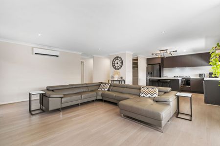 The Best 4 Bed 2 Bath in Yaribilba - Photo 2