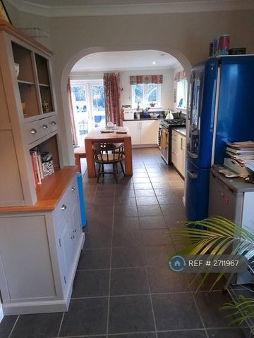 1 bedroom in a house share to rent - Photo 5