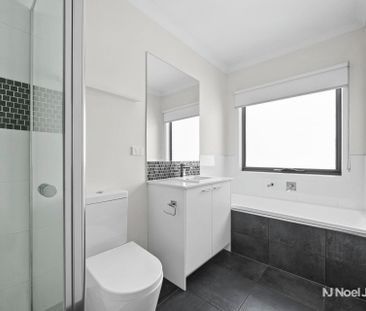 4 Lithgow Way, MOOROOLBARK - Photo 3