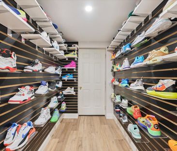 For Lease - 72 Pointon Street, Aurora, Ontario - Photo 3