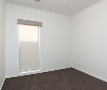 6B Cherylnne Cres, Kilsyth VIC 3137 - House For Rent | Domain - Photo 3