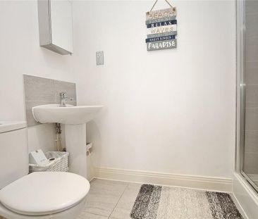 3 bedroom semi-detached house to rent - Photo 2