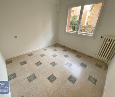 Location Appartement 3 pièces 52m² TOULON 83200 - Photo 2