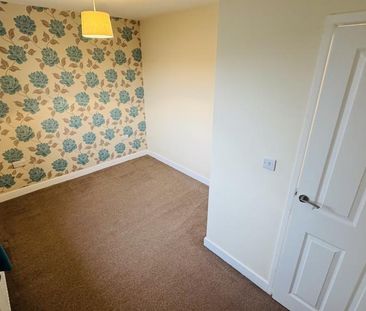 3 bedroom semi-detached house to rent - Photo 3