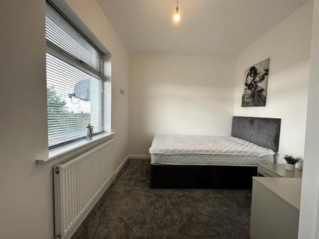 1 bed house share to rent in Brunshaw Road, Burnley, BB10 - Photo 3