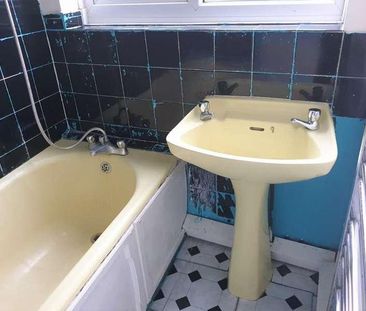 Humberstone Road, London, E13 - Photo 6