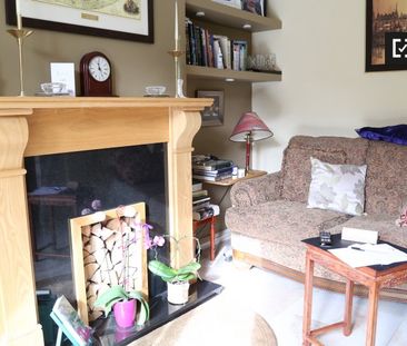 Room in a shared 5-bedroom flat for rent in Rathfarnham - Photo 2