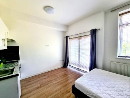 Studio to rent - Photo 2