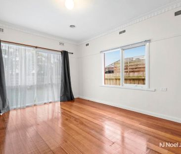 54 Hamilton Road, BAYSWATER NORTH - Photo 6