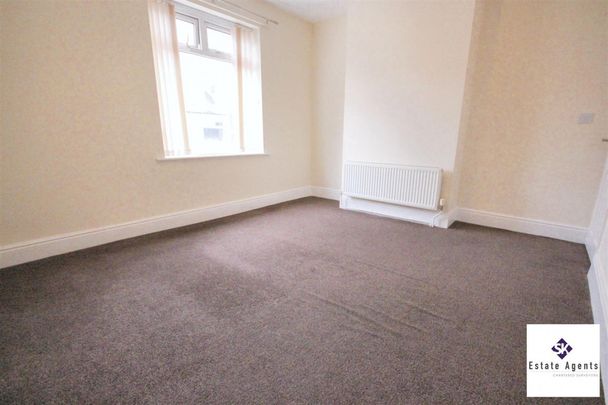 2 Bedroom House - End Terrace To Let - Photo 1