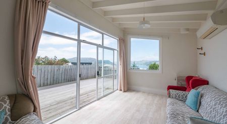 Renovated Inner City Home - Photo 2