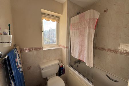 Matthews Drive, Maidenbower, CRAWLEY - Photo 5